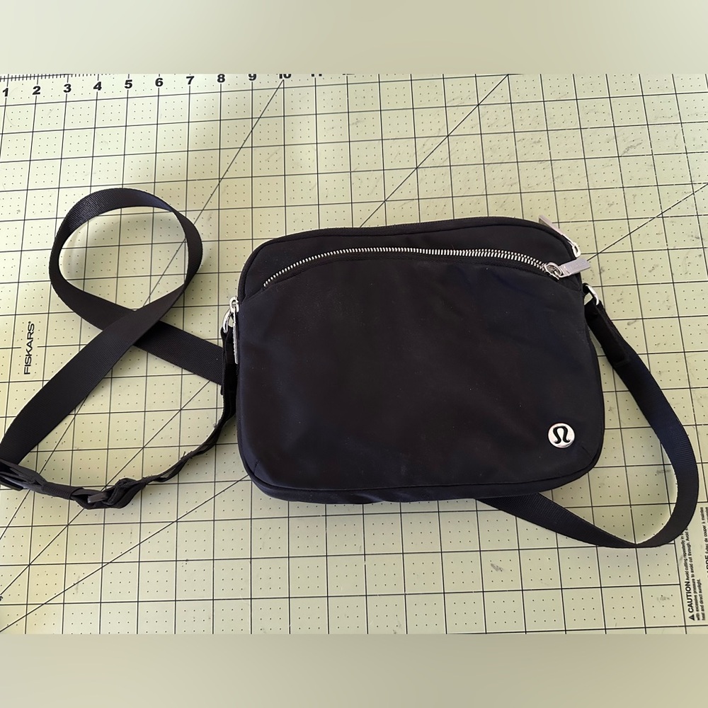 lululemon athletica Black Small Crossbody Shoulder Bag